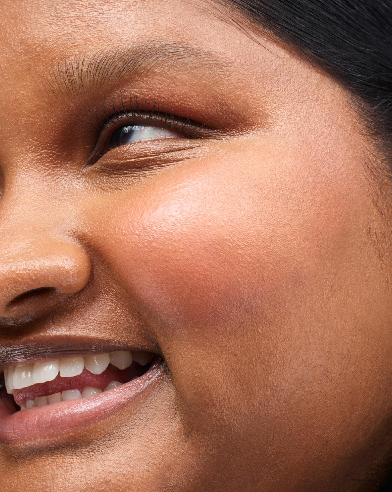 Sarennya wears Cloud Paint in Beam.