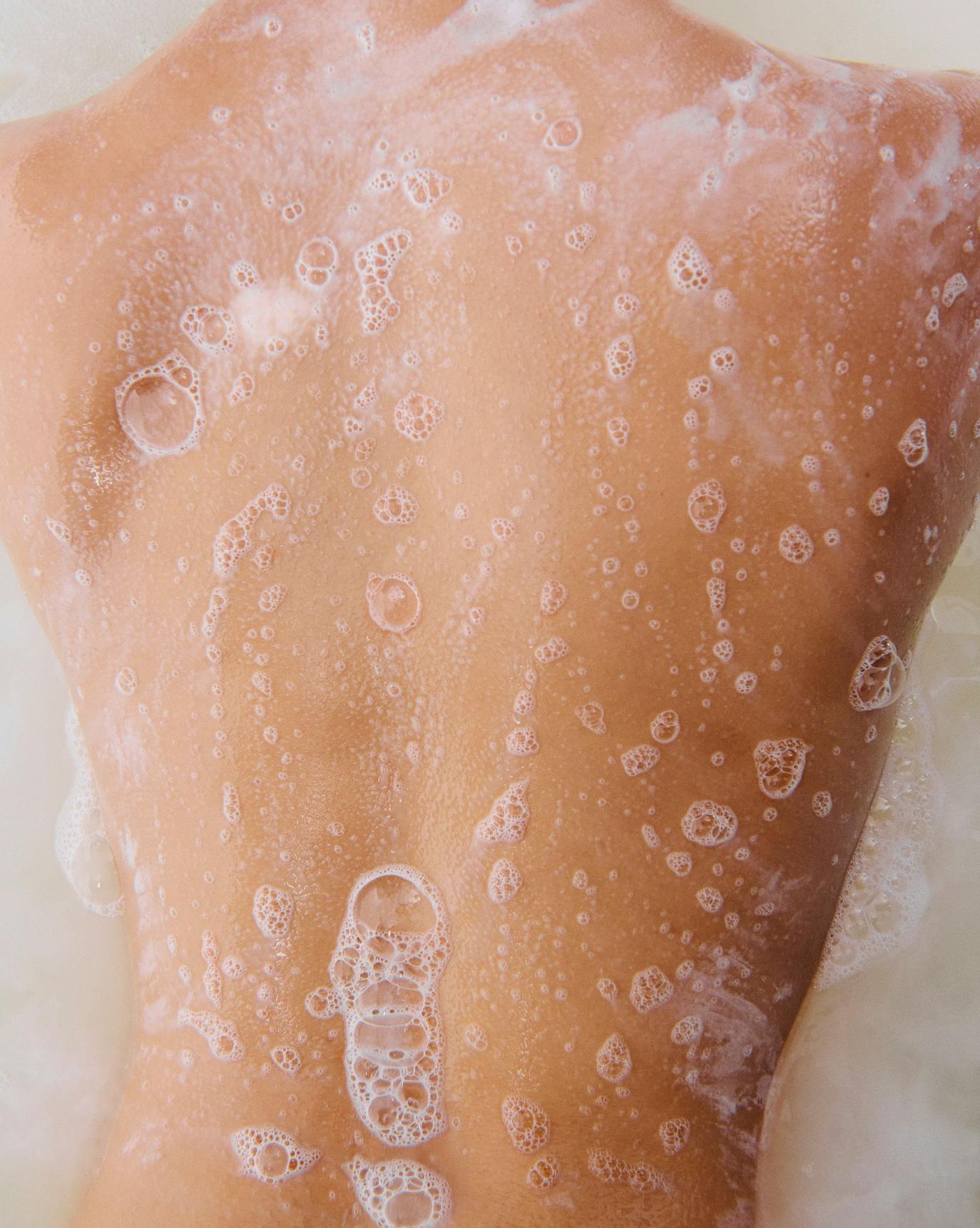Danielle wears Daily Oil Wash in Sandstone.